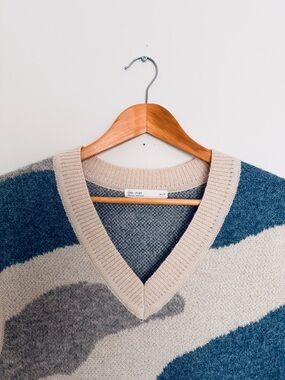 OAK + FORT women’s Beige & Blue V-Neck Vest